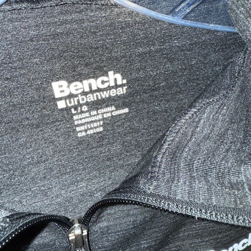 Bench. Large - Picture 4 of 4